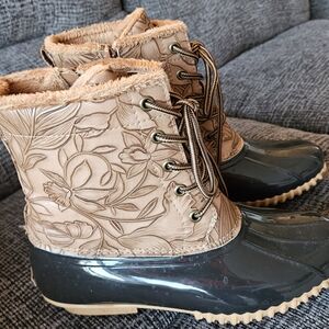 Sportos Womens Bella 2 Waterproof Lace Up Duck Boots. Size 8M.